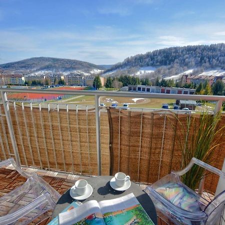 Apartament Zielona Mila Lägenhet Ustrzyki Dolne Exteriör bild