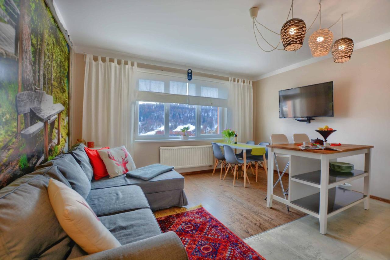 Apartament Zielona Mila Lägenhet Ustrzyki Dolne Exteriör bild