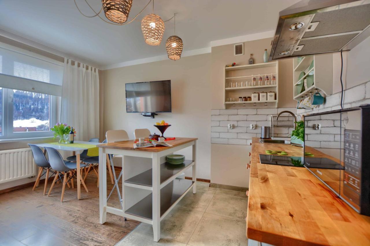 Apartament Zielona Mila Lägenhet Ustrzyki Dolne Exteriör bild
